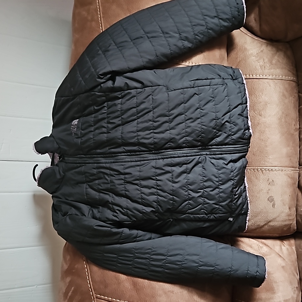 North Face girls puffer jacket